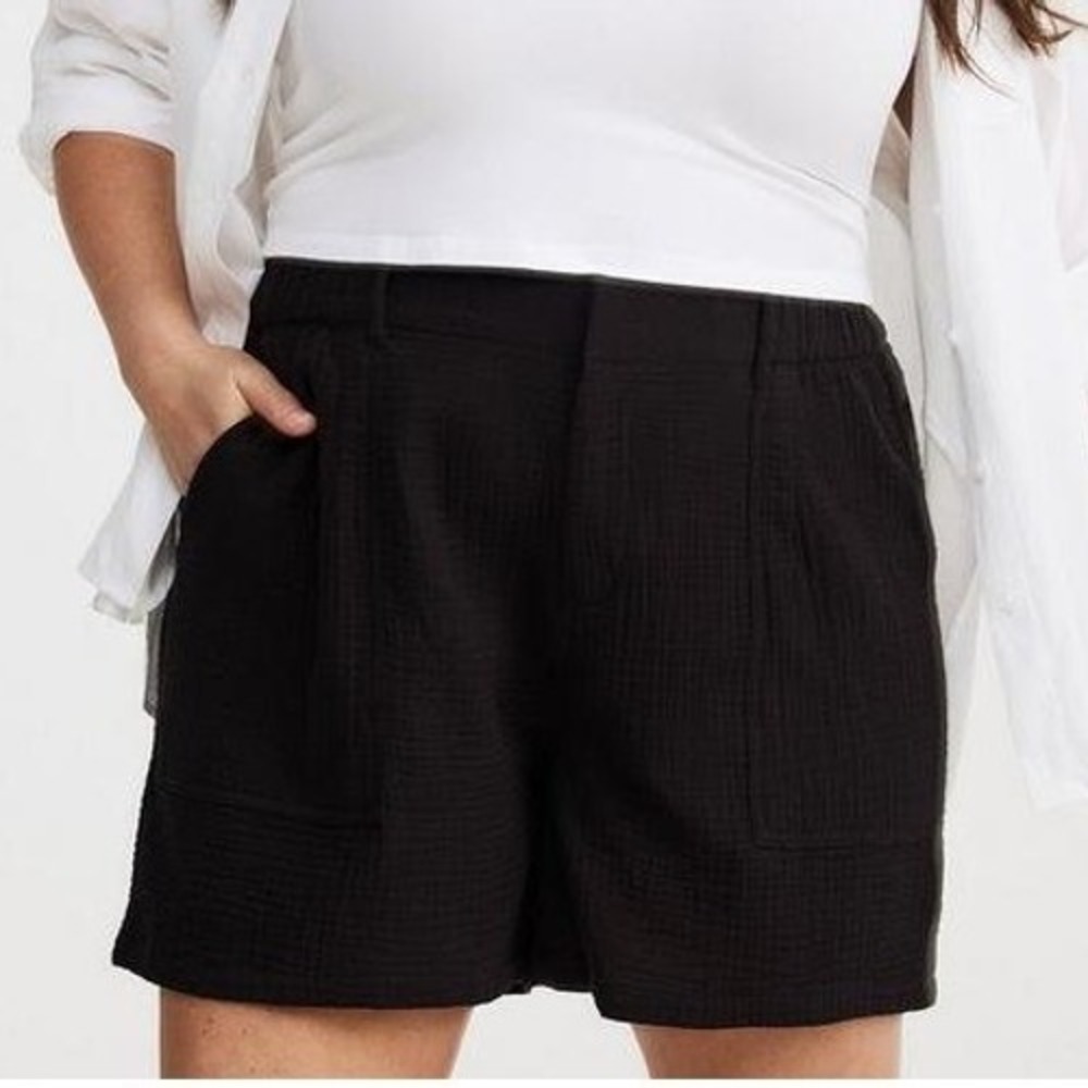 Torrid Black Super High Rise Gauze Shorts‎ Size 14